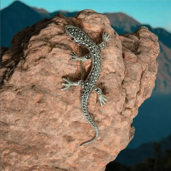 VINTAGE 925 STERLING SILVER MARCASITE GREEN RUBY EYED LIZARD BROOCH - Picture 4 of 4
